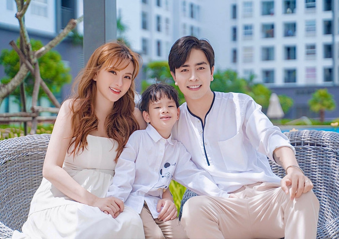 Có lẽ, chồng trẻ Thu Thủy đã rút ra nhiều vài học sau ồn ào với con riêng của vợ.