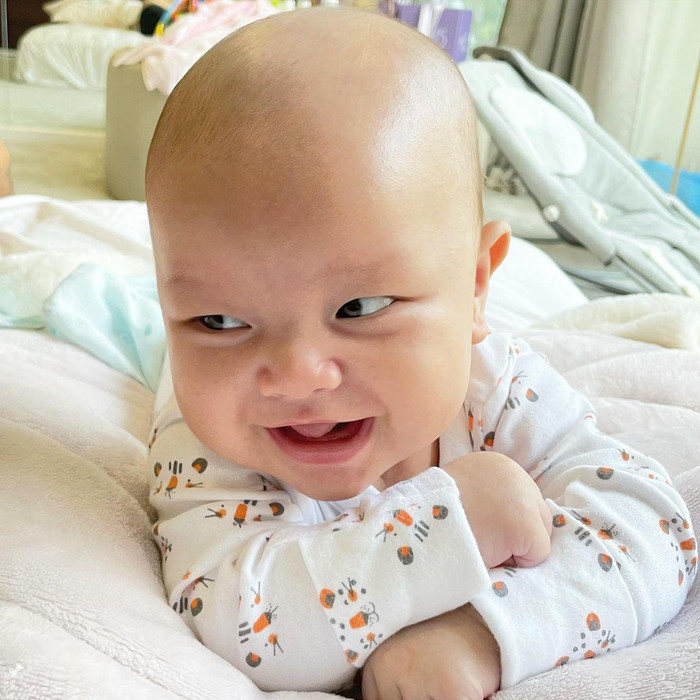 Được dùng cho cả hai anh, em. 