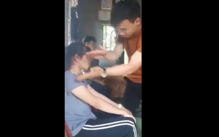 Đã xác định được danh tính 'thần y' xuất hiện trong clip vỗ tai, kéo lưỡi chữa câm điếc Ảnh 2