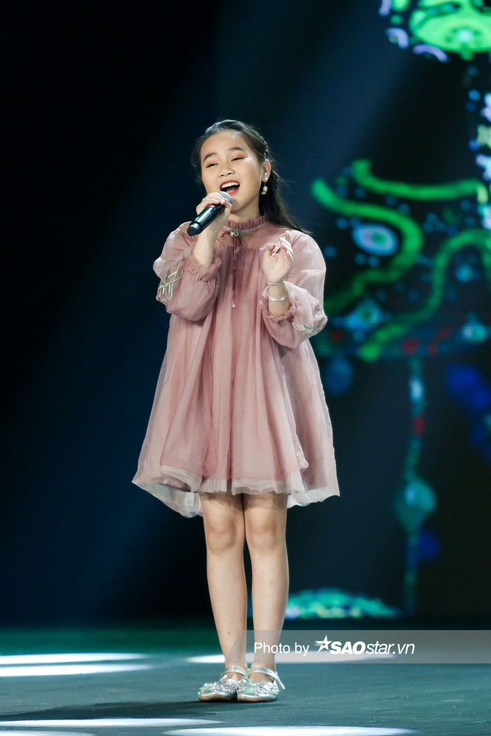 Giọng hát nội lực của Khánh Linh chinh phục triệu trái tim khán giả.