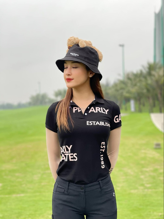 Sở hữu nhan sắc xinh đẹp, khuôn mặt baby nên Huyền My rất hợp với các kiểu đồ xinh yêu hết nấc như này&nbsp;