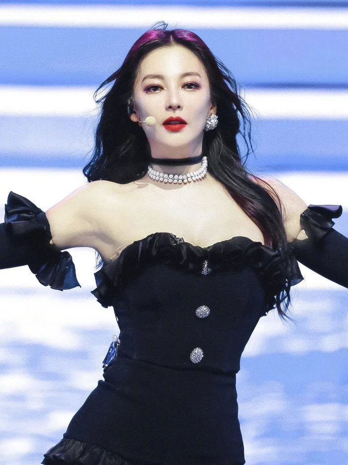 'Song Hye Kyo Trung Quốc' leo hot search vì những phát ngôn tình cảm sau tin đồn hẹn hò với trai trẻ Ảnh 4