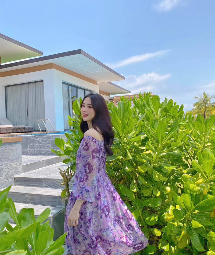 Dù đã là mẹ bỉm hai con nhưng nhan sắc của nàng Hậu vẫn hoàn toàn xứng với danh xưng 'thần tiên tỷ tỷ' mà công chúng đã đặt cho.