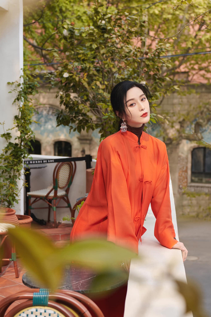 Mỹ nhân hàng đầu Cbiz trong trang phục truyền thống Trung Quốc với tông cam rực rỡ