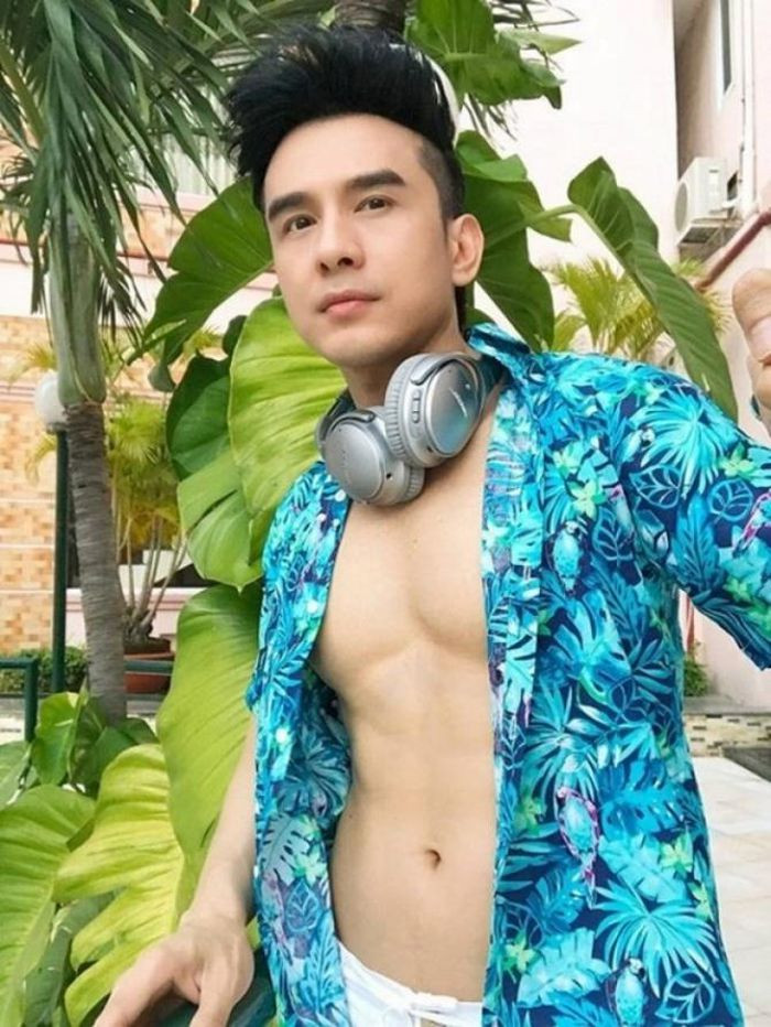 Những nam ca sĩ U50 có hình thể đẹp 'cực phẩm' Vbiz Ảnh 6