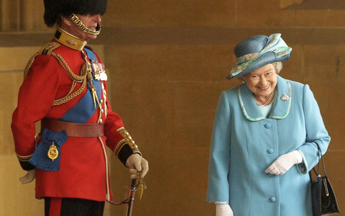 Câu chuyện bất ngờ đằng sau bức ảnh Nữ hoàng Elizabeth cười hạnh phúc bên cạnh Hoàng thân Philip Ảnh 2