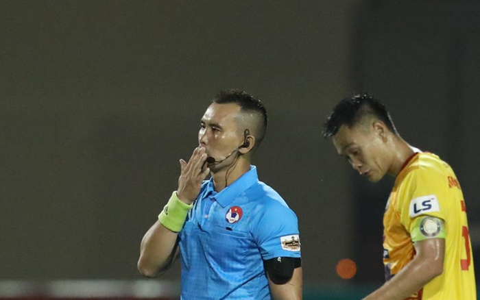 Thủ môn Thanh Thắng đáp trả: 'Bản lĩnh đàn ông của anh chỉ thế thôi sao' Ảnh 2