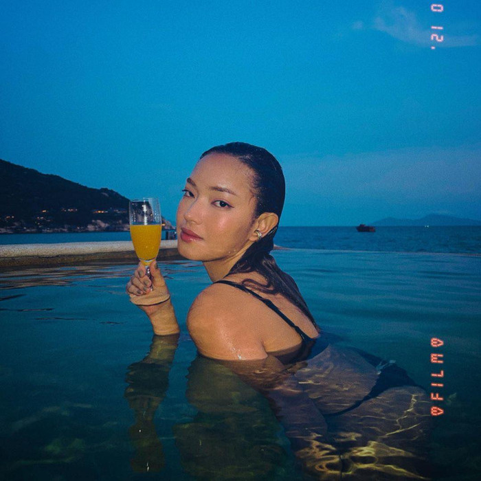 Những hình ảnh của Châu Bùi luôn nhận được cơn bão like từ người hâm mộ lẫn dân mạng. 