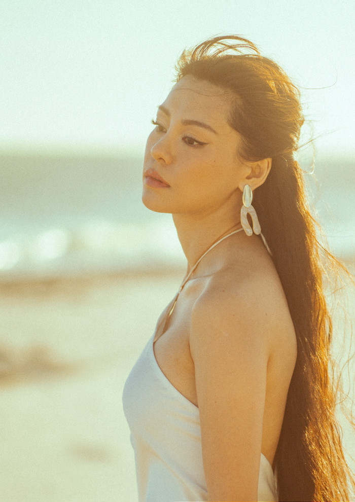 Bùi Lan Hương chính thức trình làng MV mới Ngày mai em sẽ thành ký ức.