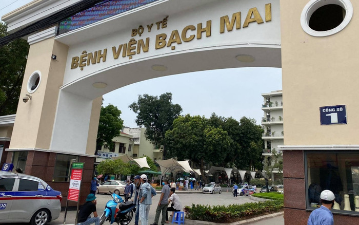 Suốt 23 năm gắn bó với Bệnh viện Bạch Mai, nữ nhân viên chia sẻ lý do nghỉ việc cùng hơn 200 người khác Ảnh 1