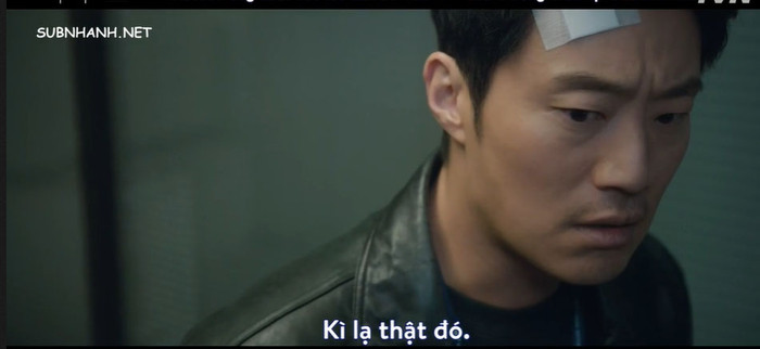 Mu Chi phát hiện kẻ có hình xâm OZ đã cố ý tấn công anh khi anh đi tìm Bong Yi