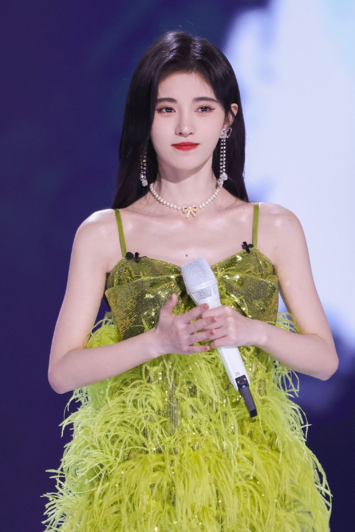 Những sao nữ chuyên dùng diễn viên thế thân: Angelababy, Dương Mịch cũng không qua mặt được sao nữ này! Ảnh 7