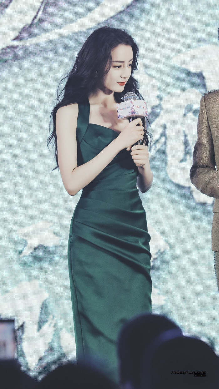 Ngô Lỗi đã 'hết thời', Địch Lệ Nhiệt Ba quay qua thân thiết với Nhậm Gia Luân Ảnh 7