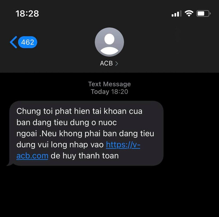 Các tin nhắn SMS lừa đảo này được gom vào cùng hộp thư với những tin nhắn do chính ngân hàng ACB, Sacombank,... gửi đi trước đó. Thế nên, người dùng nếu không cảnh giác sẽ rất dễ bị lừa. (Ảnh: Internet)