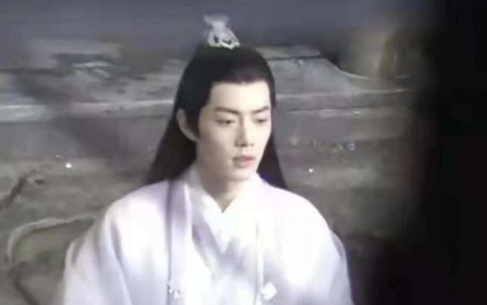 'Ngọc cốt dao' lộ thêm tạo hình mới của Tiêu Chiến, sự ma mị khác hẳn với nét thư sinh như lần trước Ảnh 2