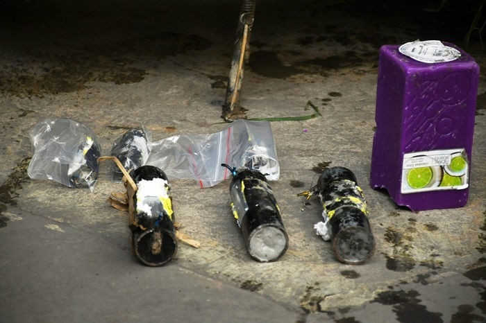 Vật liệu nổ và kíp nổ thu được của Phạm Anh Vũ. Ảnh: VOV