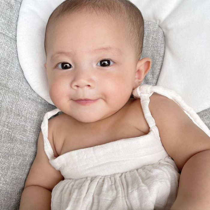 Hà Hồ khoe loạt ảnh Leon bị nẻ mặt như 'đánh má hồng': Fan vừa thương vừa 'cười no nê' Ảnh 7