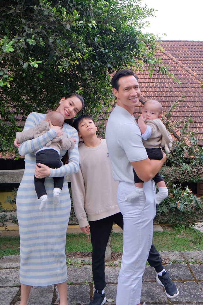 Hồ Ngọc Hà đăng tải loạt ảnh vô cùng hạnh phúc khi đi du lịch cùng cả gia đình.