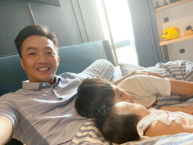 Biểu cảm độc đáo của con gái Cường Đô La khi ngồi 'xế' xịn được bố thiết kế riêng Ảnh 4