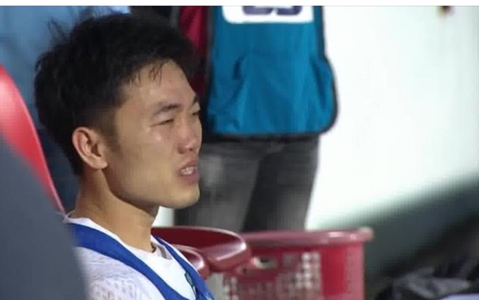 VIDEO: Xúc động khoảnh khắc Xuân Trường bật khóc sau chiến thắng của HAGL Ảnh 2