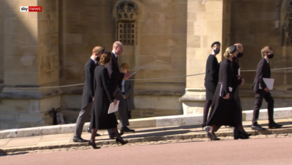 An ủi Thái tử Charles khi kết thúc lễ tang, Công nương Kate tiếp tục nhận 'cơn mưa' lời khen Ảnh 8