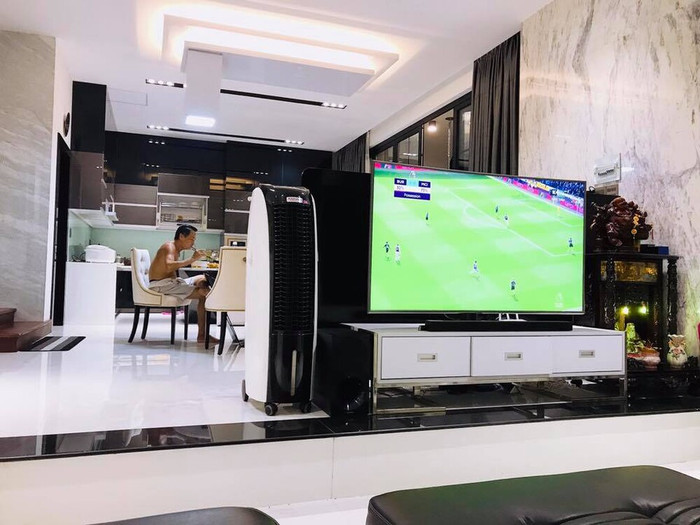 Nội thất ngôi nhà được nam diễn viên chăm chút kĩ lưỡng