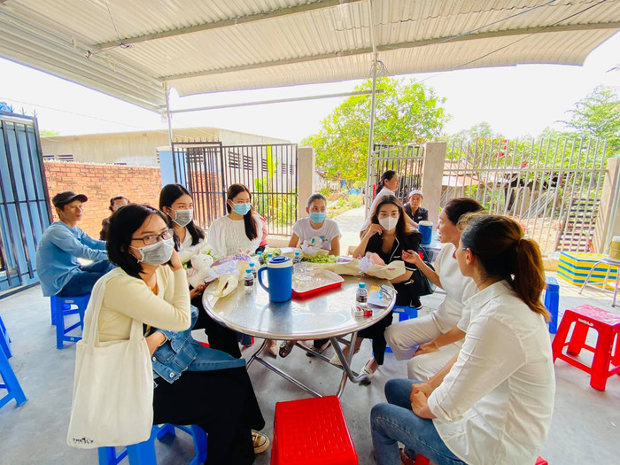 Nhóm Hoa hậu Việt xuống tận nhà viếng tang lễ cháu bé 5 tuổi bị sát hại ở Bà Rịa Ảnh 6