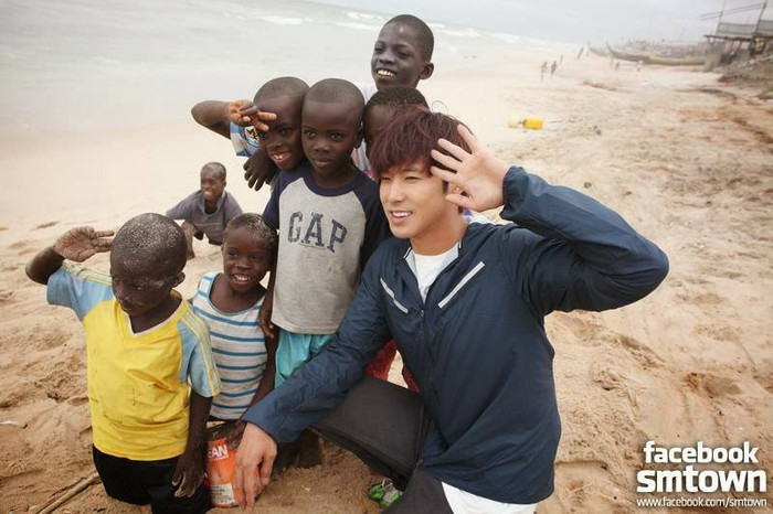 8 món quà khó quên nhất mà người hâm mộ từng tặng cho thần tượng Ảnh 12