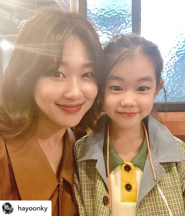 YG chiêu mộ sao nhí 'Mouse' về chung một nhà với bà cả Kim Hee Ae và 'em út trá hình' Dara Ảnh 6