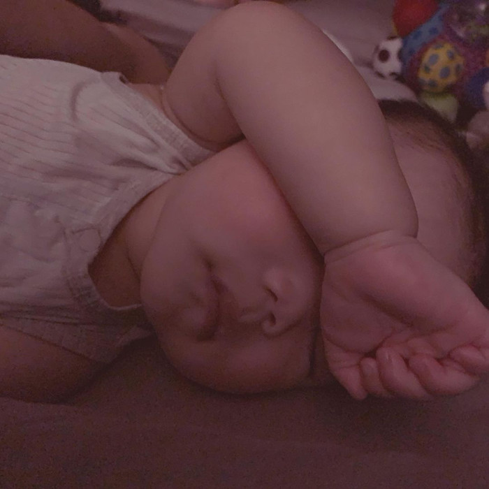 5. Con trai Lan Khuê cũng có mặt trong danh sách này. Tuy nhiên, khác với các cặp đôi khác, cậu bé Connor có phần 'thua thiệt' hơn các bé khác, khi Lan Khuê - John Tuấn Nguyễn ít khi khoe ảnh cận mặt con trai lên mạng xã hội. 