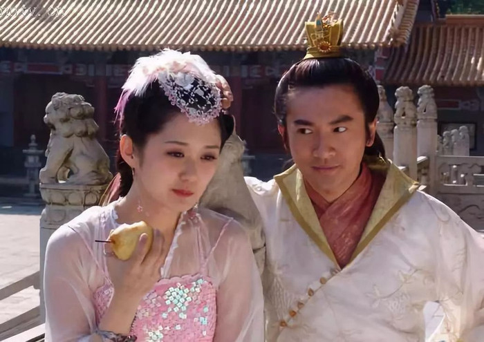 Fan hú hét trước nhan sắc tựa 'ma cà rồng' của Jang Nara trong phim mới Ảnh 9