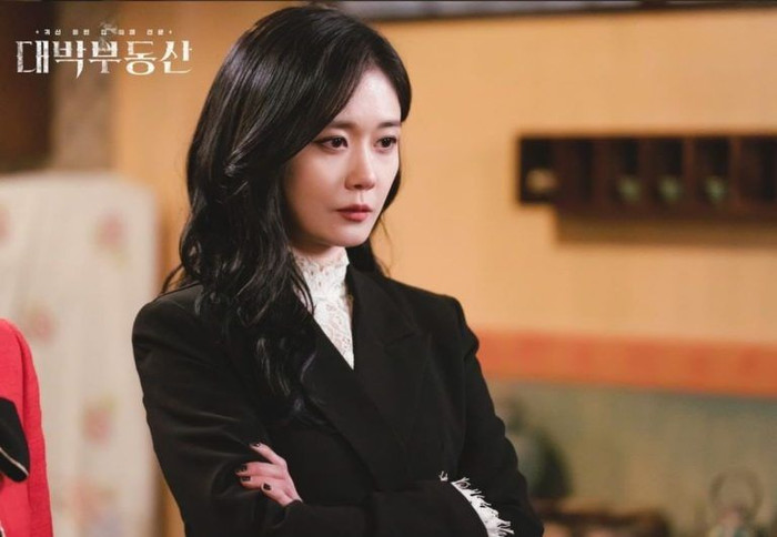 Fan hú hét trước nhan sắc tựa 'ma cà rồng' của Jang Nara trong phim mới Ảnh 3