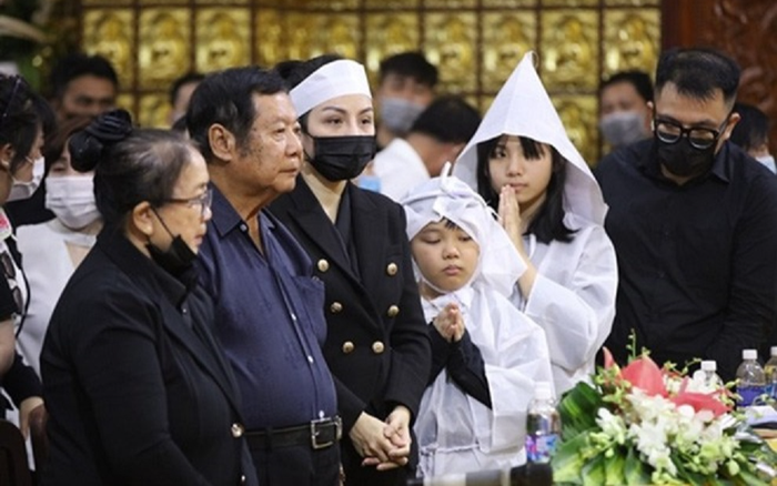 Bố mẹ Vân Quang Long tiếp tục 'ám chỉ' Linh Lan, lên tiếng về tiền phúng điếu trong lễ tang con trai ở Mỹ Ảnh 2