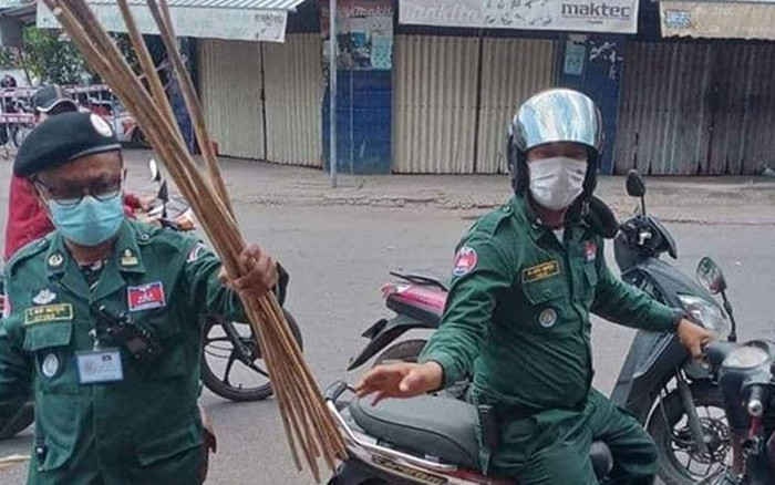 Campuchia phạt roi người vi phạm lệnh phong tỏa để ngăn ca nhiễm COVID-19 tăng cao Ảnh 2
