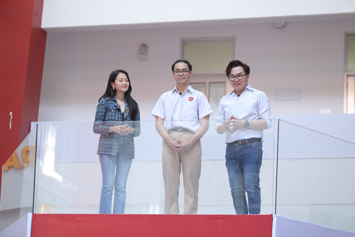 Thiên Minh tỏ ra là một thiêu niên hiểu chuyện và trưởng thành