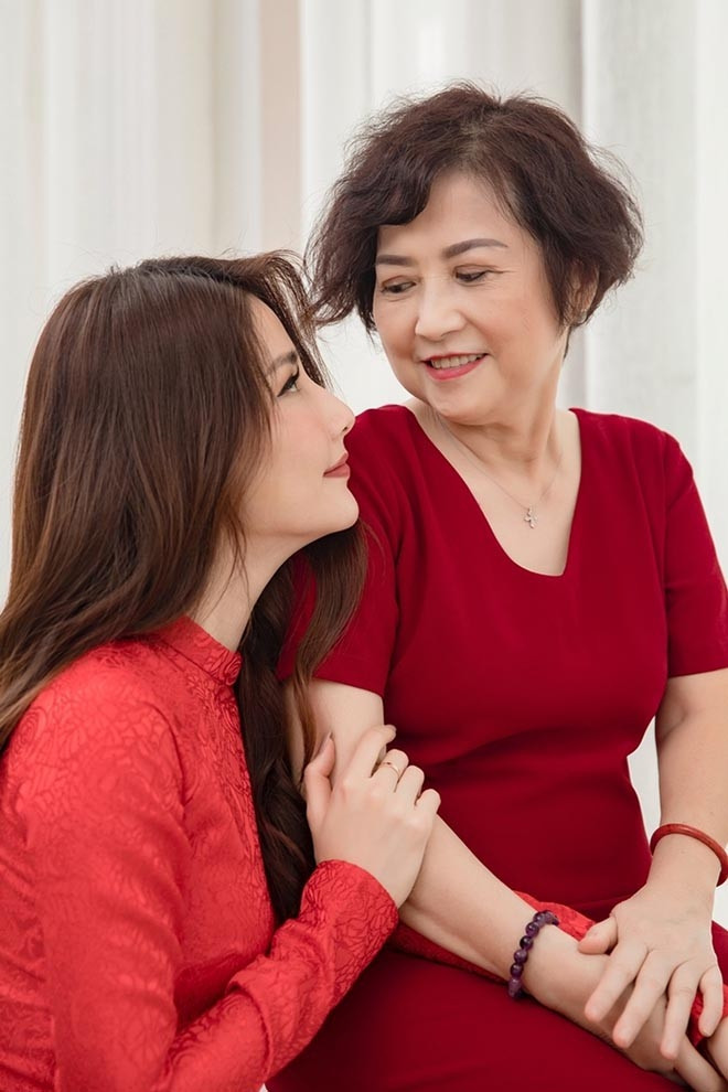 Vào ngày giỗ đầu của mẹ, Diễm My có nói cô đã vượt qua được năm đầu tiên và tin năm thứ 2, thứ 3 sẽ đỡ hơn như lời mọi người nói.