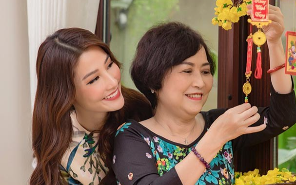 Diễm My 9X thương nhớ người mẹ quá cố trong ngày giỗ, fan bùi ngùi xúc động Ảnh 2