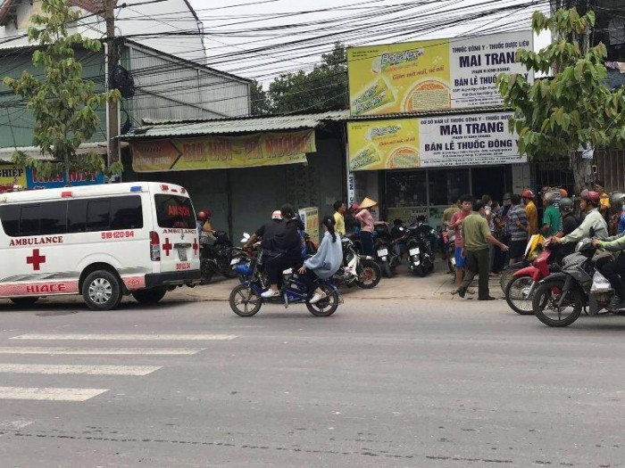 Điều tra vụ cha tử vong, con trai nằm thoi thóp với nhiều vết thương trong phòng trọ ở Bình Dương Ảnh 1