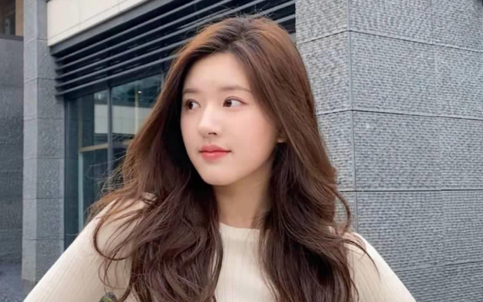 Lại trượt tay hay là cố ý: Triệu Lộ Tư nhấn like bài viết hạ bệ đàn em, tâng bốc bản thân mình Ảnh 2