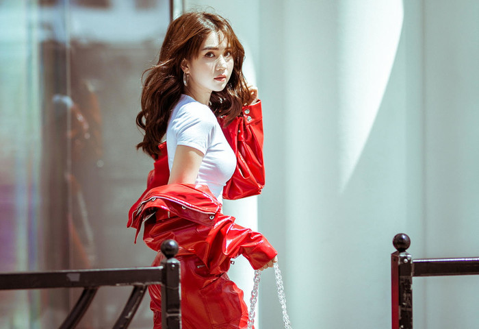 Liệu việc im lặng có phải chăng là động thái khôn ngoan của 'nữ hoàng nội y'?