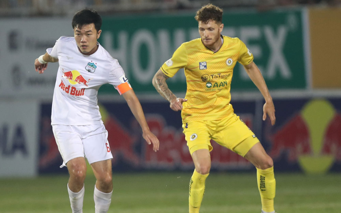 Đấu giá áo Xuân Trường ghi bàn hạ Hà Nội FC: Xát muối nỗi đau, hay câu chuyện đẹp của HAGL? Ảnh 2