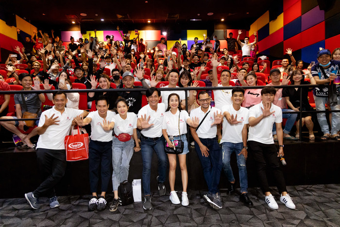 Lý Hải bất ngờ gặp sự cố trong chuyến giao lưu ở các rạp chiếu phim 'Lật mặt: 48H' Ảnh 8