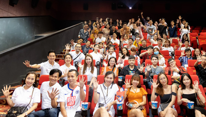 Lý Hải bất ngờ gặp sự cố trong chuyến giao lưu ở các rạp chiếu phim 'Lật mặt: 48H' Ảnh 4