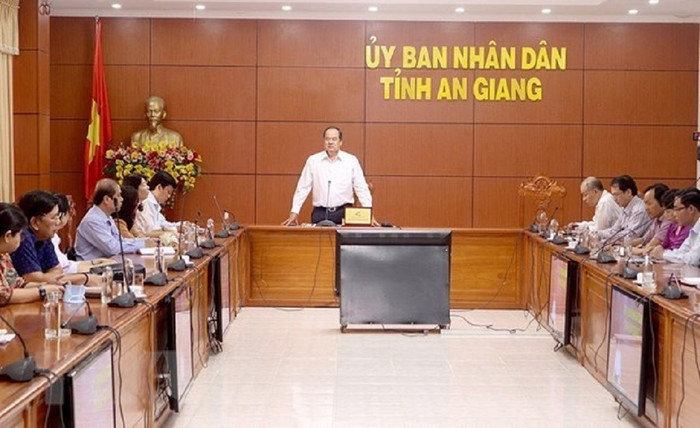 UBND tỉnh An Giang họp bàn giải pháp phòng, chống dịch COVID-19. Ảnh: Thanh Sang/TTXVN