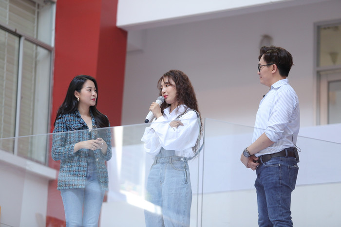 Hoàng Duyên xuất hiện trên bục dũng khí của Thiếu Niên Nói 2021