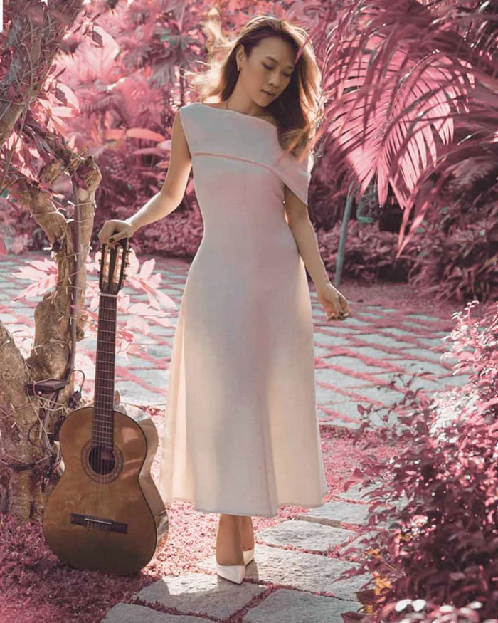 Tuy nhiên, khi nhìn tổng thể thì chiều dài ngang mắt cá lại khiến cô nàng trông 'lùn' hơn thực tế. 