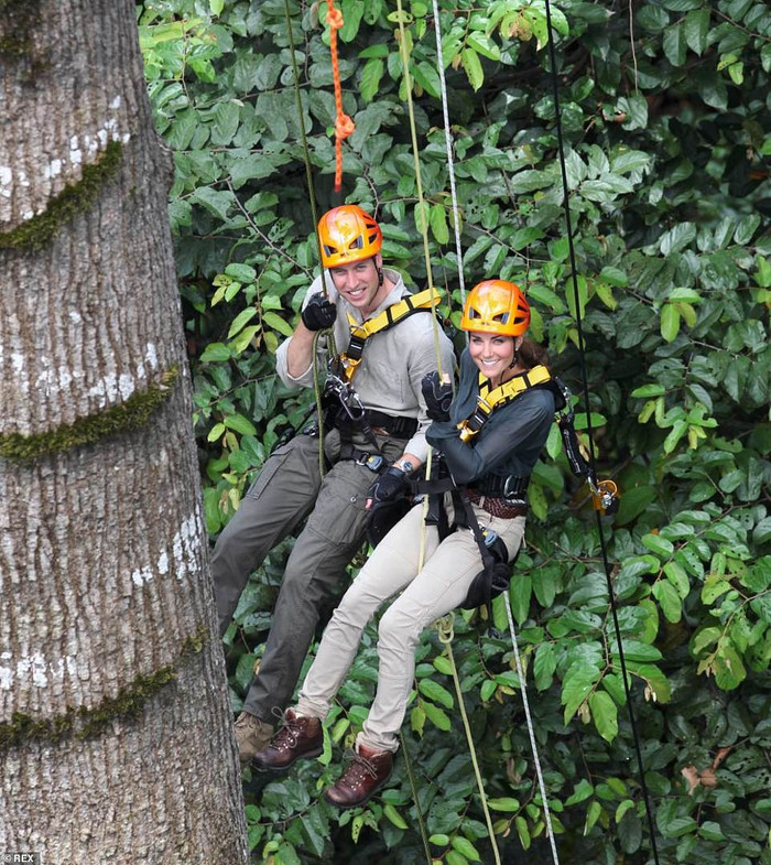 Cả hai khám phá khu rừng nhiệt đới ở Sabah, Borneo năm 2012.