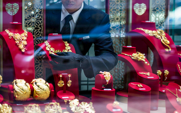 Giá vàng hôm nay 25/4: Giá vàng thế giới và trong nước biến động mạnh Ảnh 2