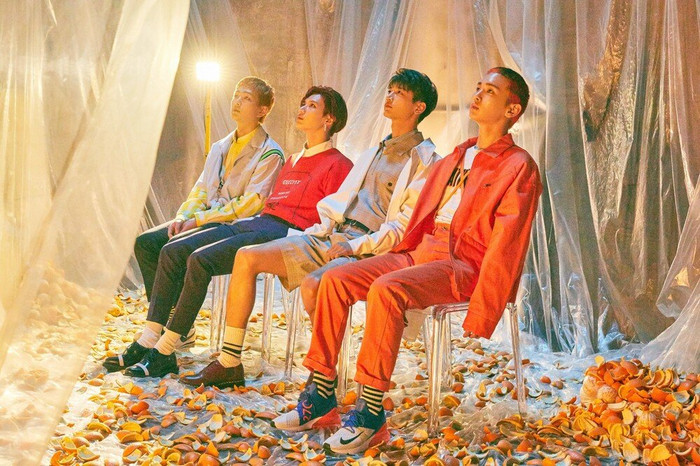 Anh cũng là thành viên cuối cùng của SHINee tham gia nhập ngũ.