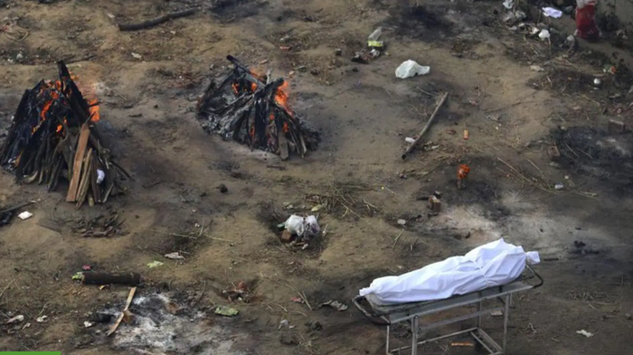 Một khu đất trống đã được chuyển thành lò hỏa táng ở New Delhi.